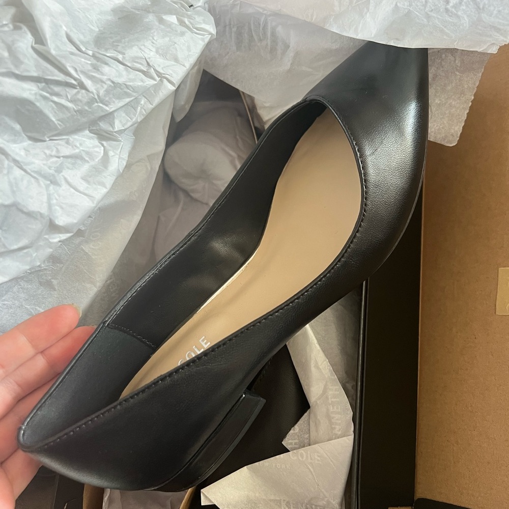 NEW IN BOX 6.5 black ballet flats Kenneth Cole